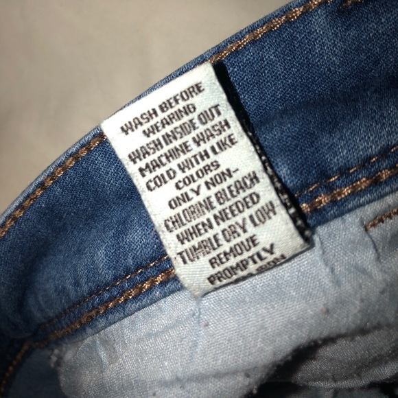 Shorts - Picture 5 of 6